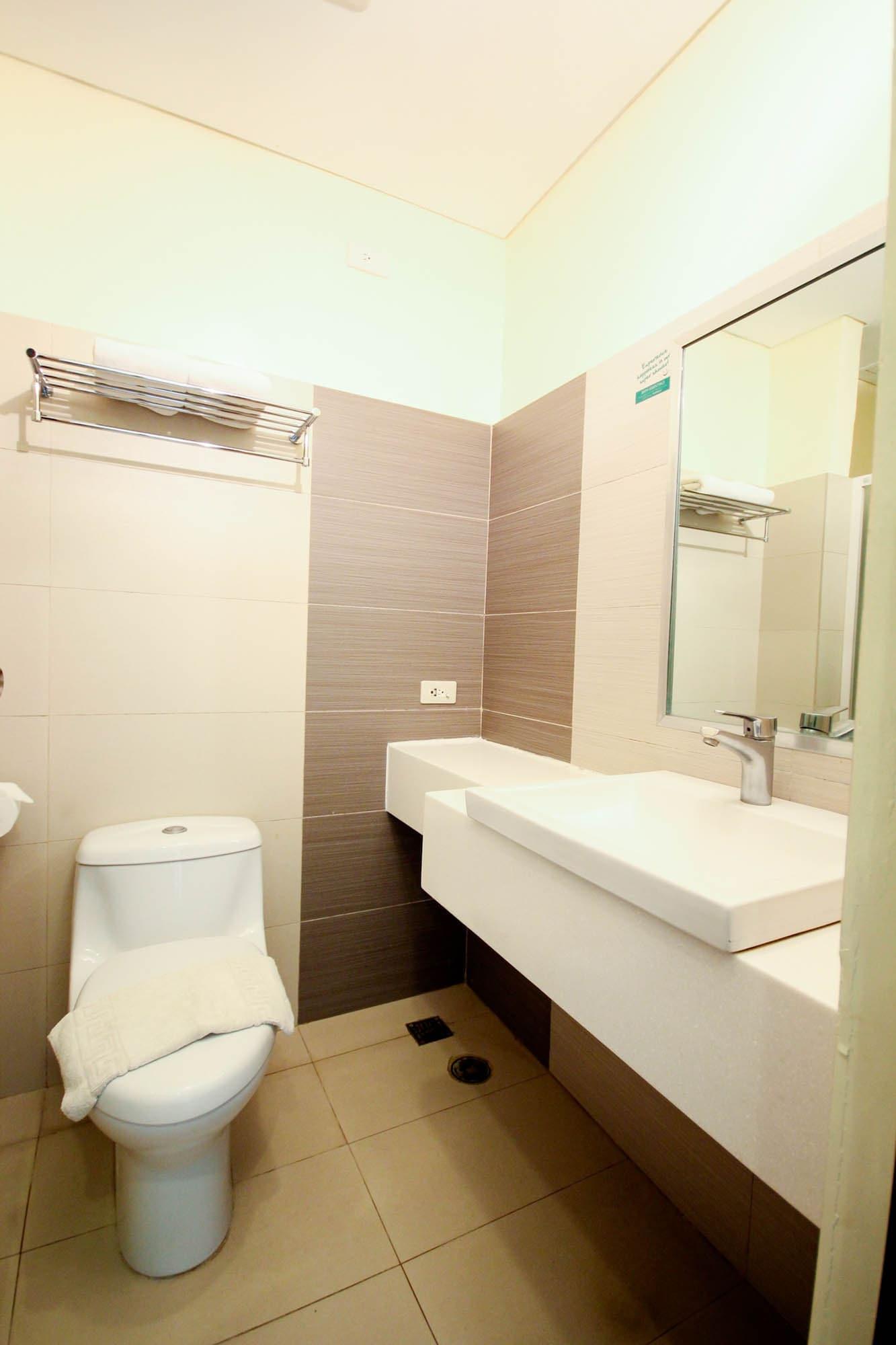 Go Hotels Puerto Princesa Exterior photo