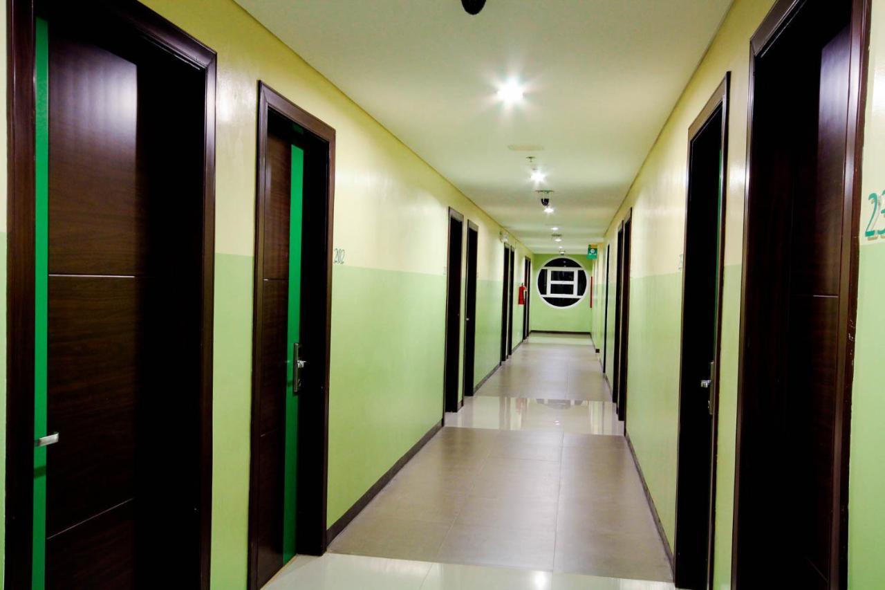 Go Hotels Puerto Princesa Exterior photo