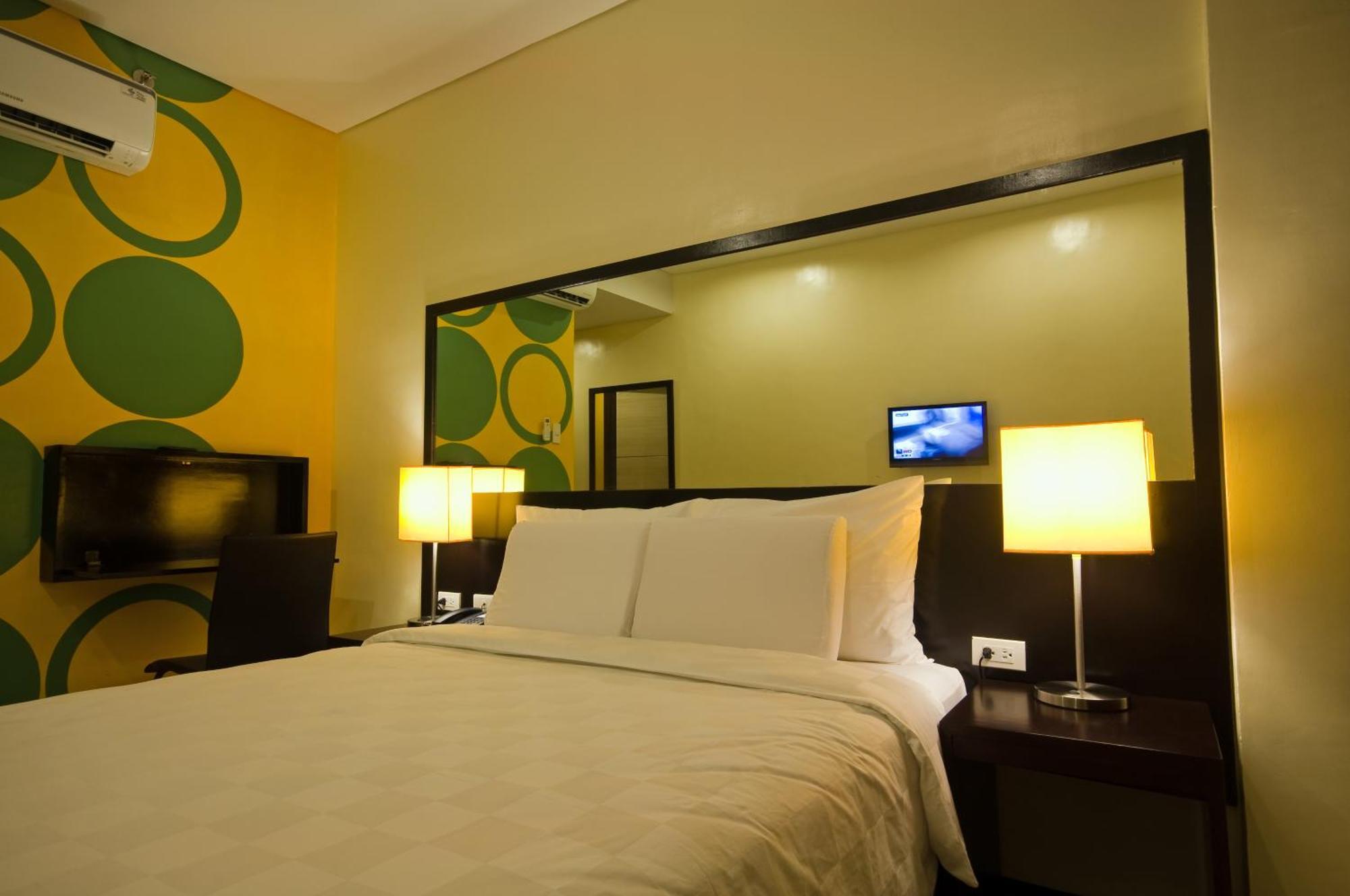 Go Hotels Puerto Princesa Exterior photo