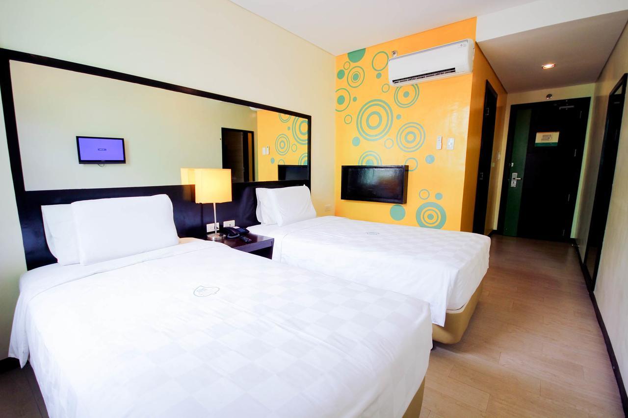 Go Hotels Puerto Princesa Exterior photo
